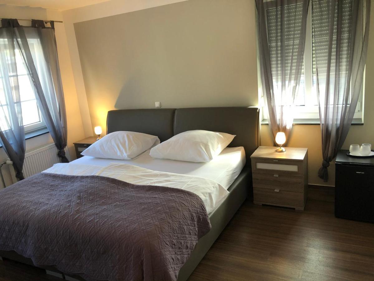 Hotel Restaurant Dalmacija Gangelt エクステリア 写真